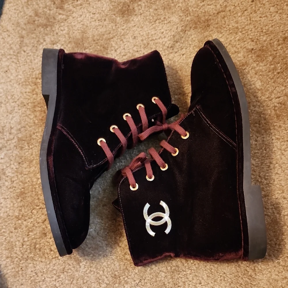 CHANEL Interlocking CC Logo Velvet Burgundy Lace-up Boots - Picture 6 of 14